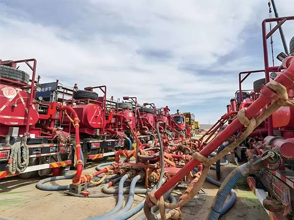 Profitable oil is produced from rock joint in Tuha oilfield(图1) Profitable oil is produced from rock joint in Tuha oilfield(图1)