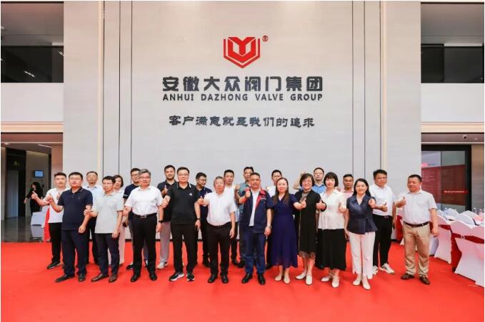 砥砺十五载 奋斗新征程(图9) 砥砺十五载 奋斗新征程(图9)